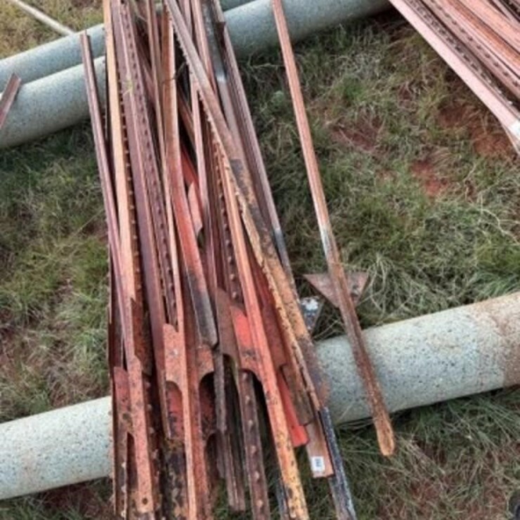 25 count- 6' T Posts
