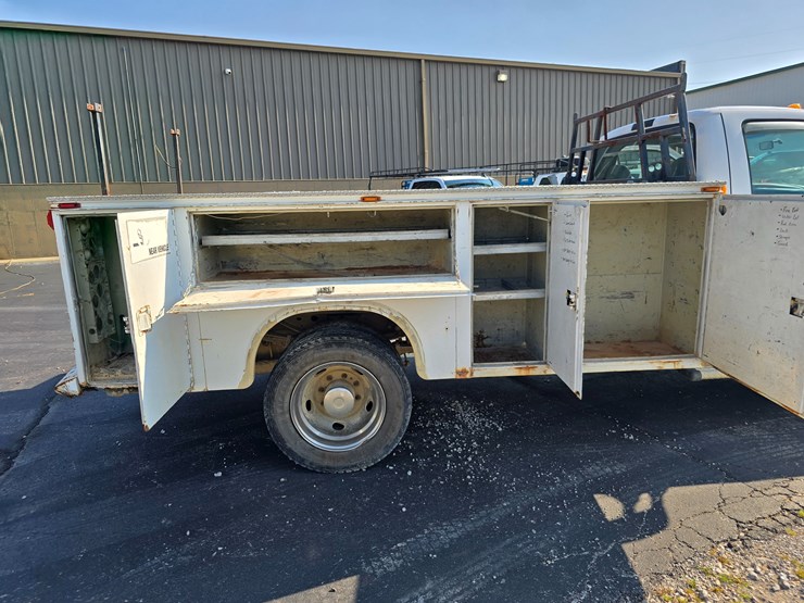 2000-ford-f550-image-55
