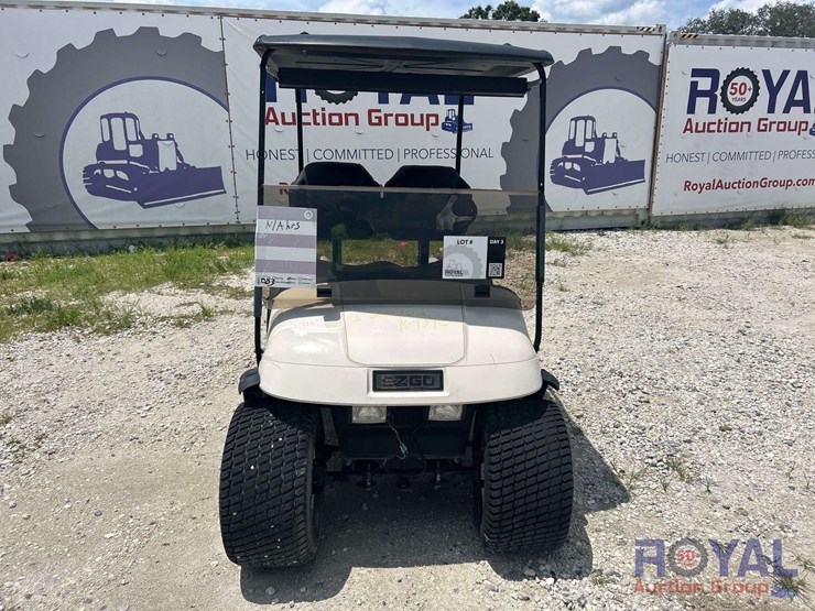 ez-go-textron-electric-golf-cart-image-11