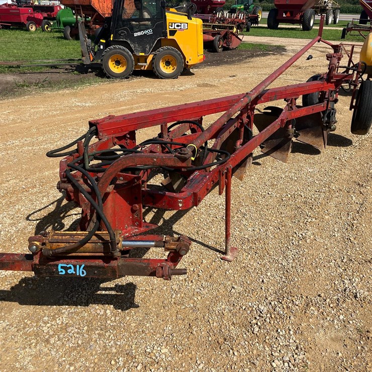 INTERNATIONAL 550