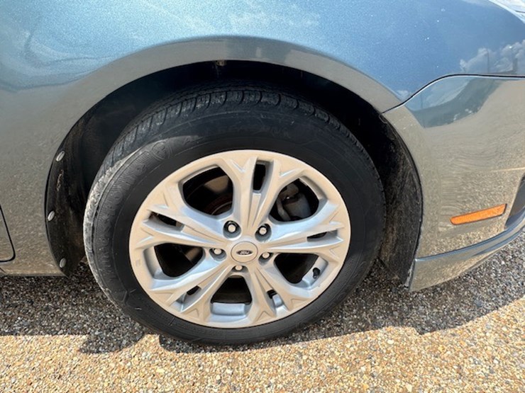 #23032-•-2012-ford-fusion-image-18