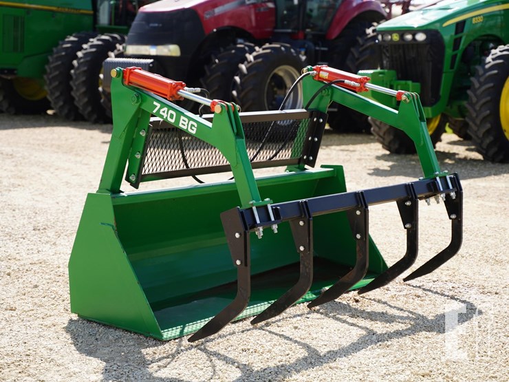 2025-john-deere-640-image-3