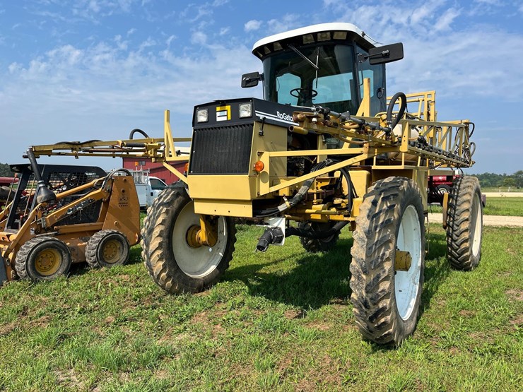 rogator-664-sprayer-image-4
