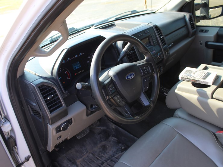 2017-ford-f250-xl-image-8