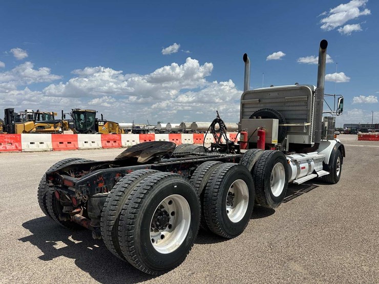 2008-kenworth-t800-image-4
