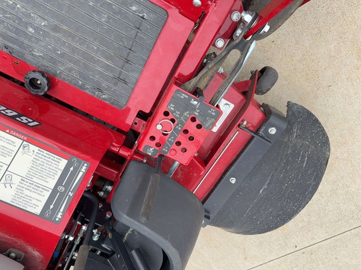2018-ferris-isx-600-zero-turn-mower-image-24