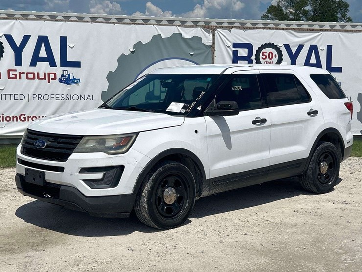 2016-ford-explorer-image-1
