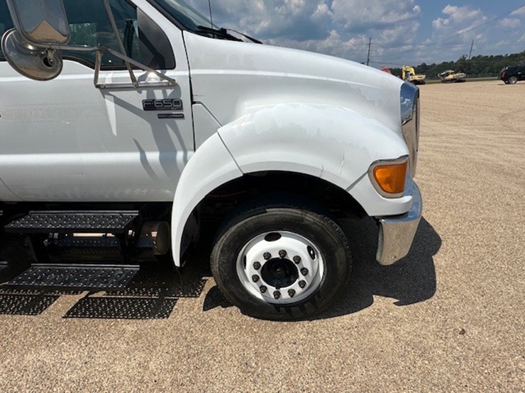 2009-ford-f650-image-23