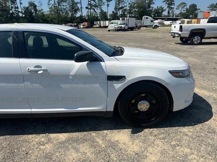 #23002-•-2017-ford-taurus-image-21