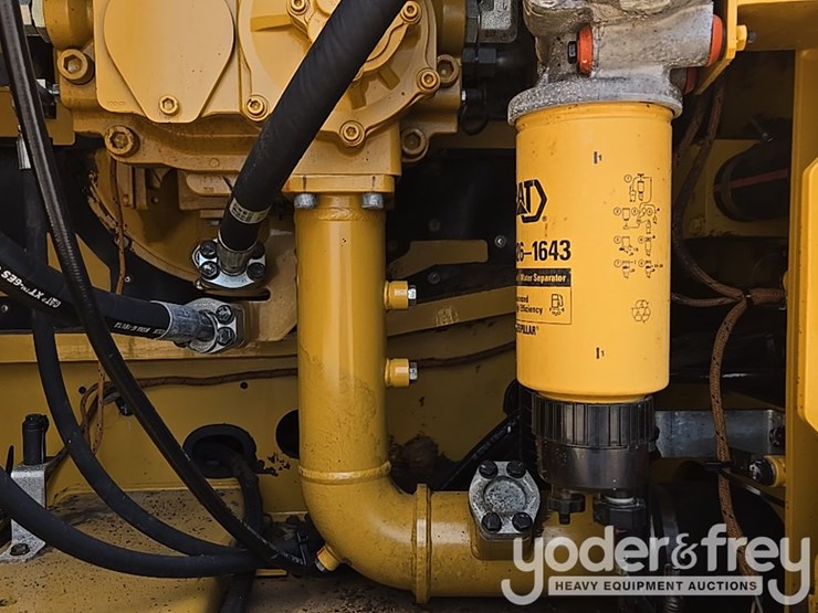 2021-caterpillar-349-image-55