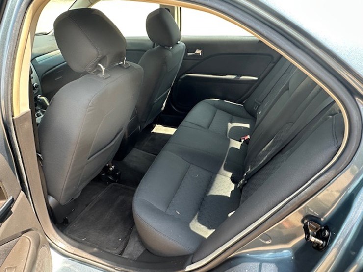 #23032-•-2012-ford-fusion-image-27