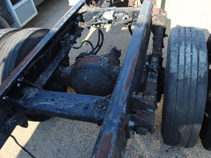 peterbilt-337-image-5