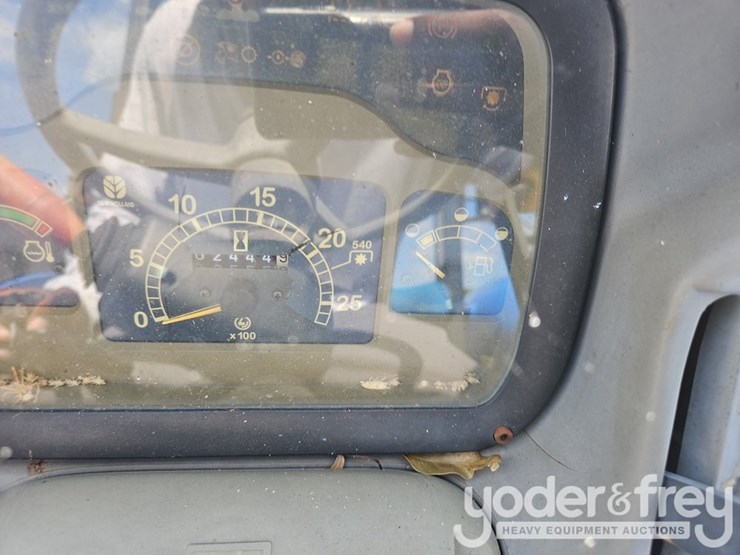 new-holland-tn75a-image-30