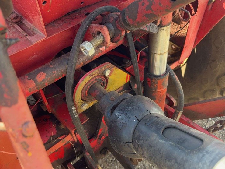 interntional-184-2wd-tractor-image-16