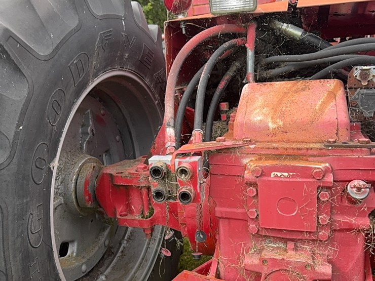 massey-ferguson-4880-image-23