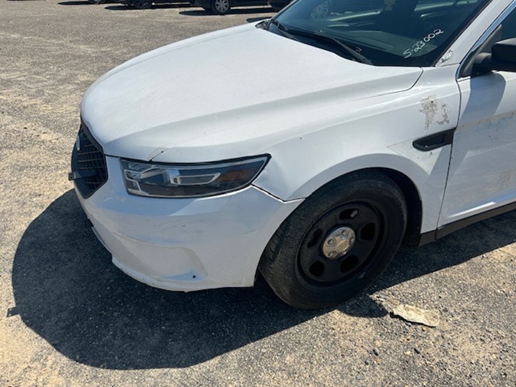 #23002-•-2017-ford-taurus-image-19