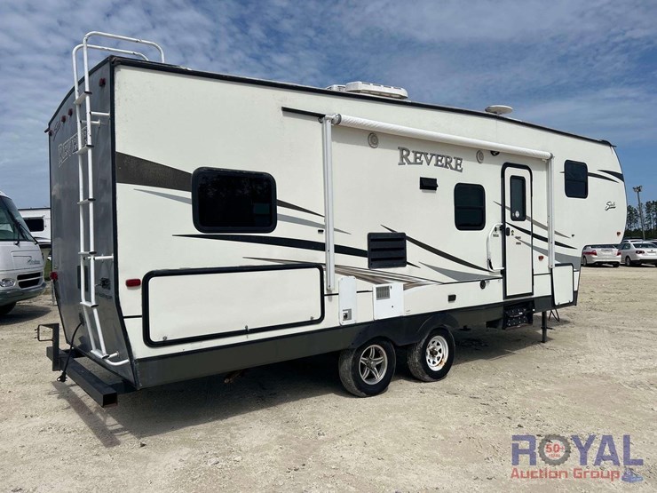 2015-revere-shasta-27db-5th-wheel-travel-trailer-image-4