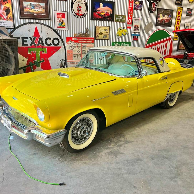 1957 FORD B