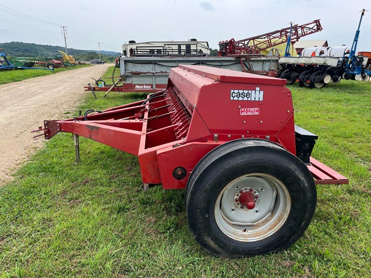 case-international-5300-soybean-special-drill-image-4