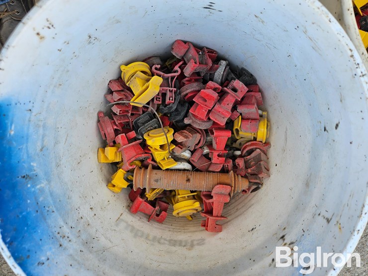 electric-fence-insulators-image-4