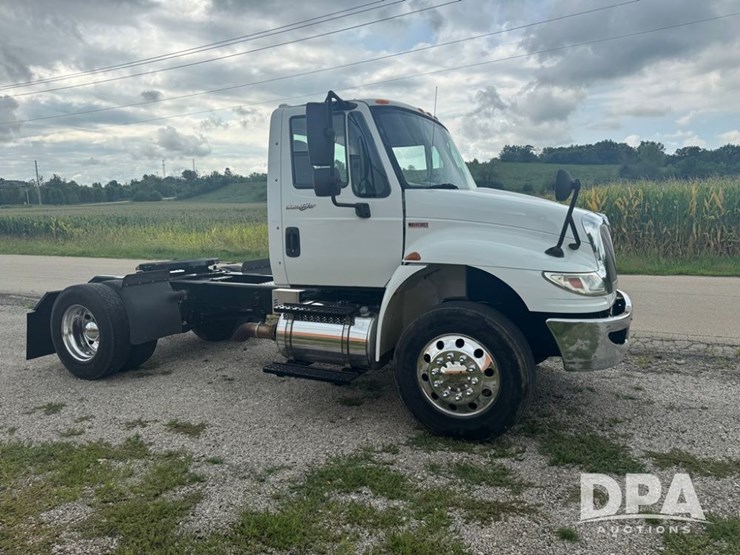 2013-international-durastar-4400-image-1