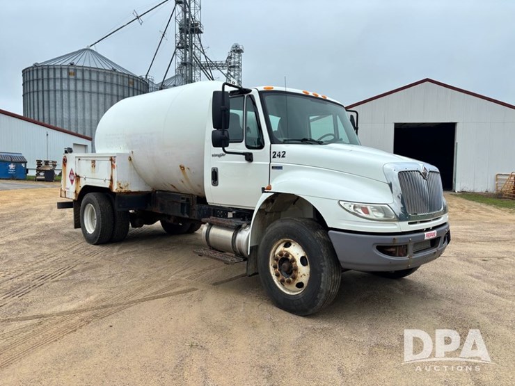 2013-international-durastar-4400-image-1