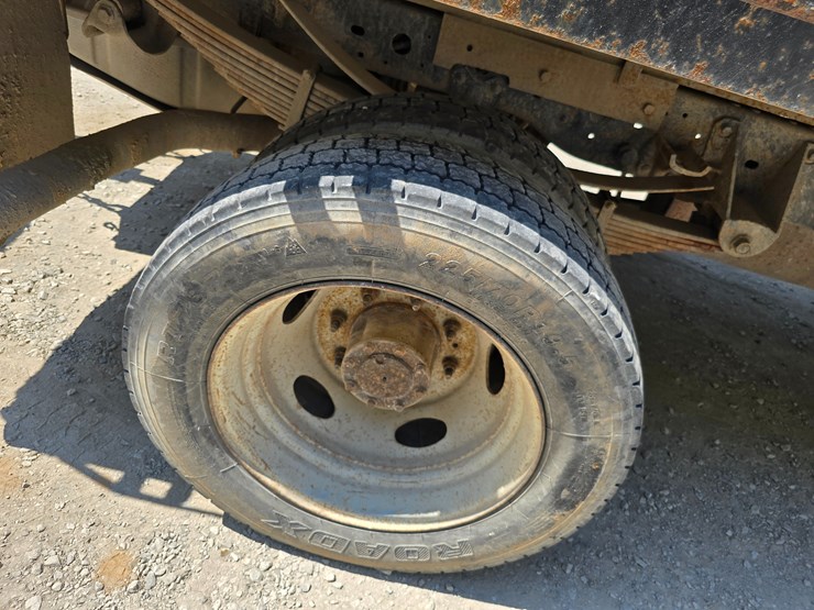 2004-ford-f550-image-56