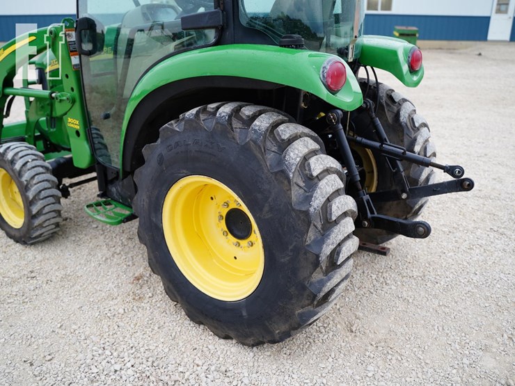 2007-john-deere-3320-image-32