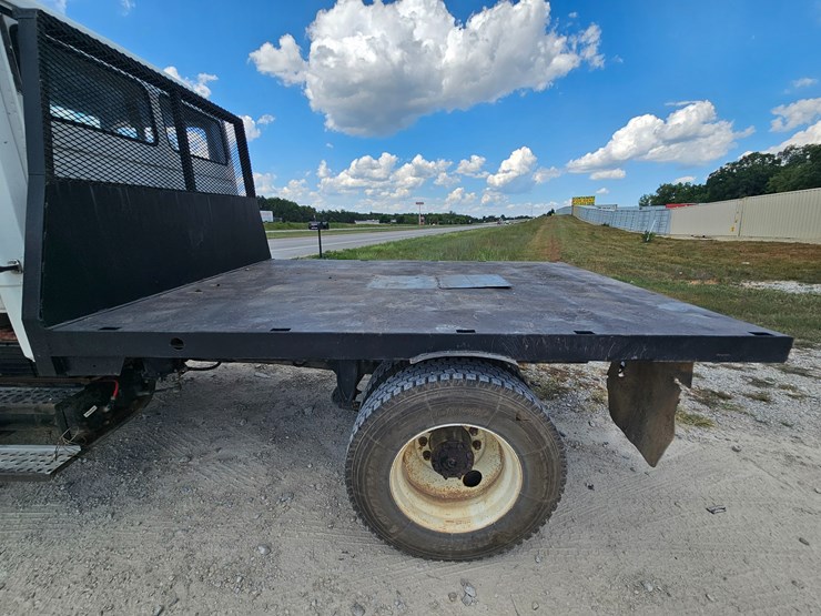 2002-freightliner-fl70-image-72