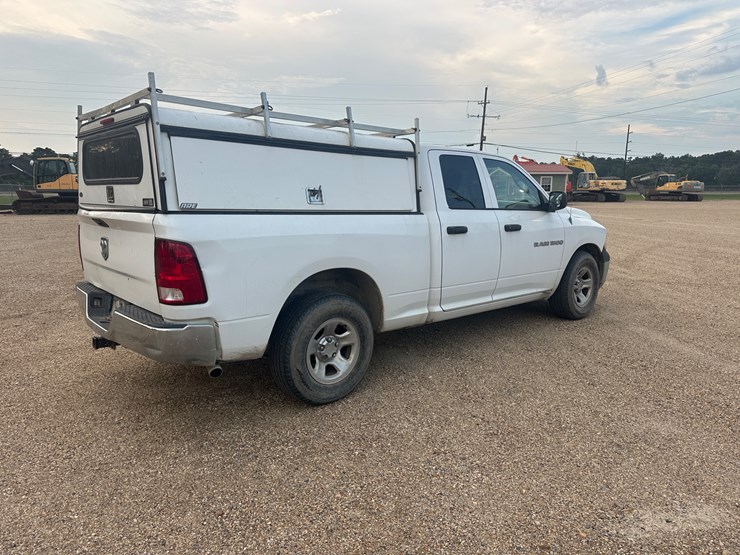 2011-dodge-1500-image-3