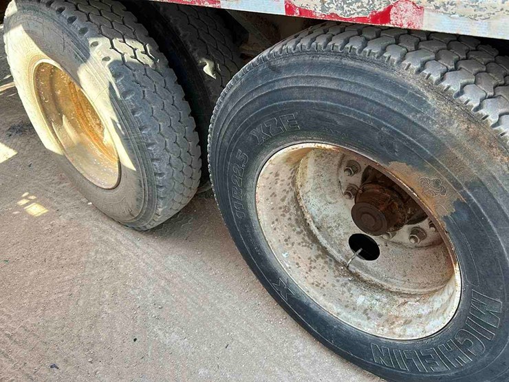 2003-viking-cement-mixing-trailer-image-3