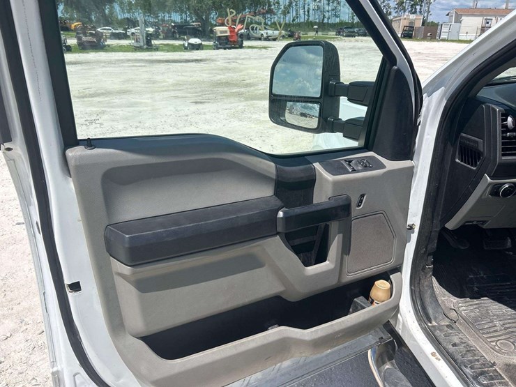 2020-ford-f250-image-13
