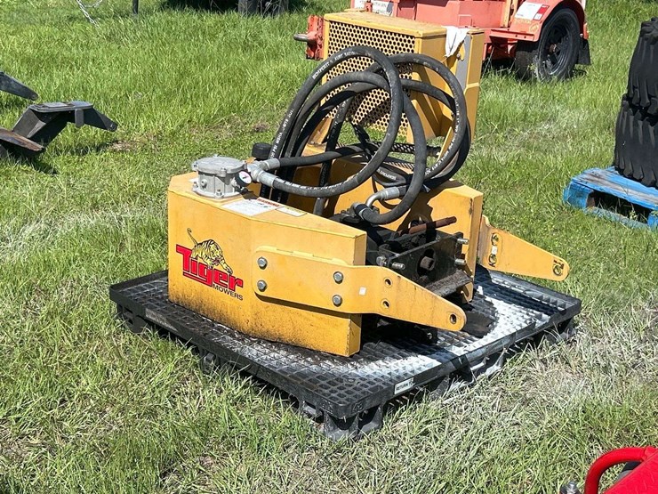 tiger-mower-hydraulic-tank-connection-image-1