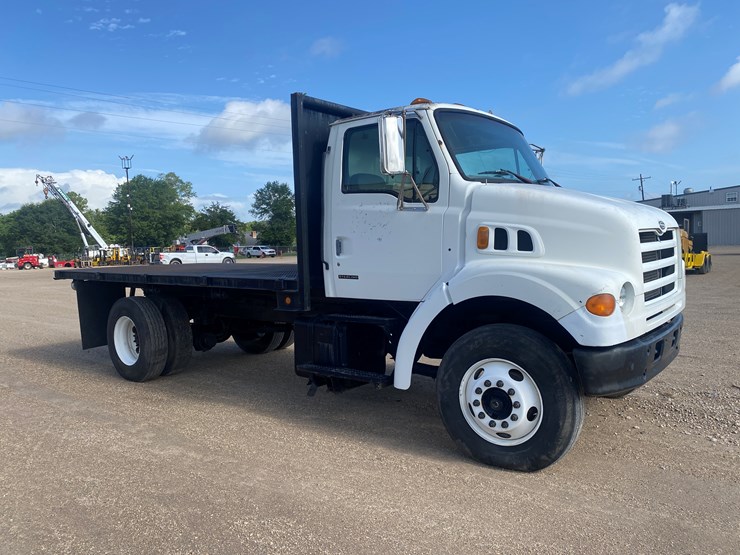 1998-sterling-l7500-image-2