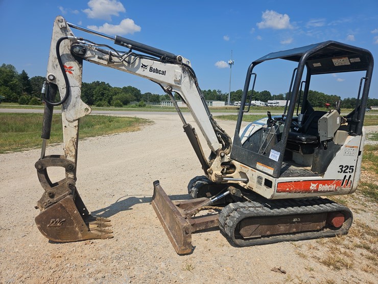 bobcat-325-image-3