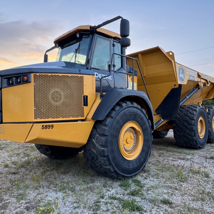 2022 DEERE 410E