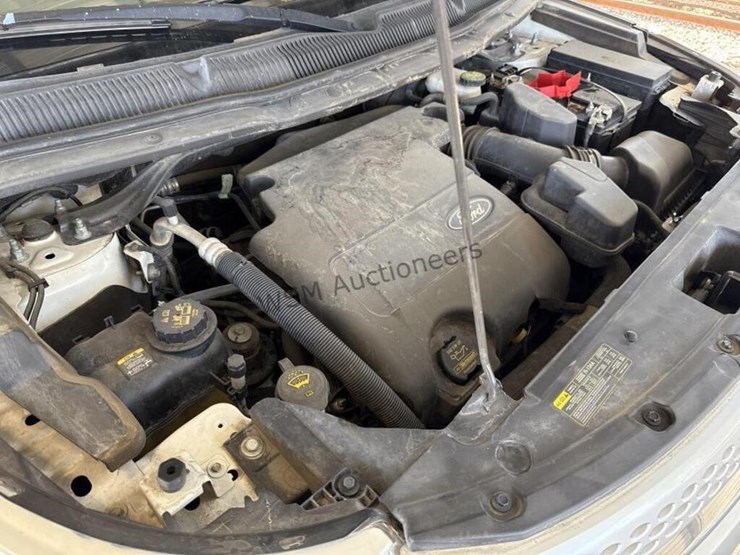 2011-ford-explorer-xlt-image-12