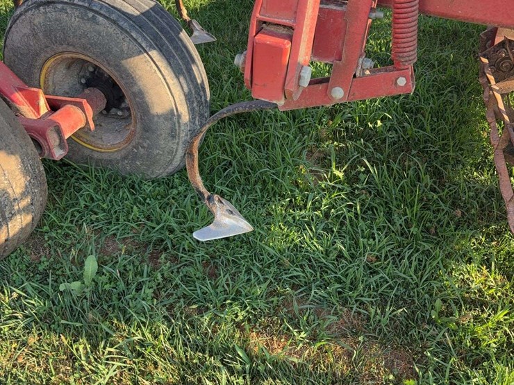 sunflower-6432-36ft-finishing-tool,-beater-bar,-5-bar-harrow,-used-this-spring-image-9