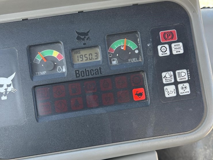 2006-bobcat-toolcat-5600-image-32