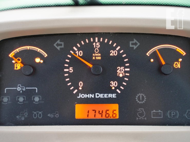 2007-john-deere-3320-image-42