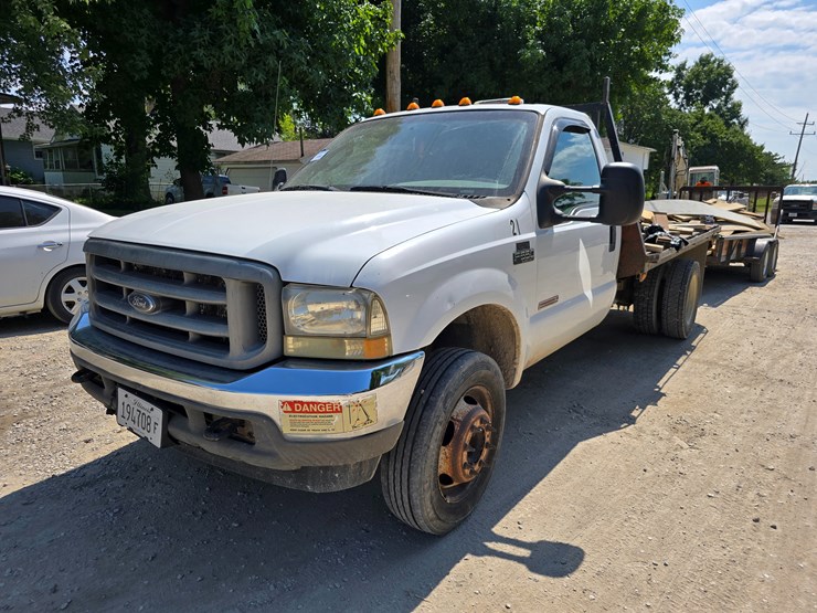 2004-ford-f550-image-1