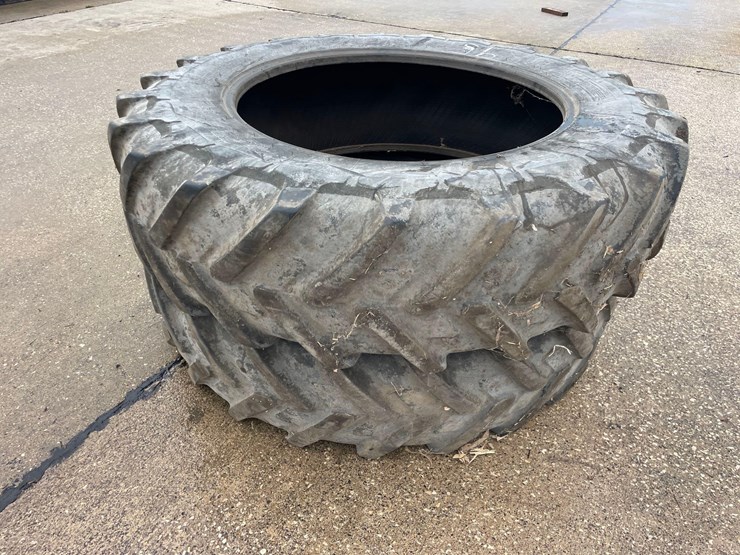 2-michelin-380/85r34-tractor-tires-image-1