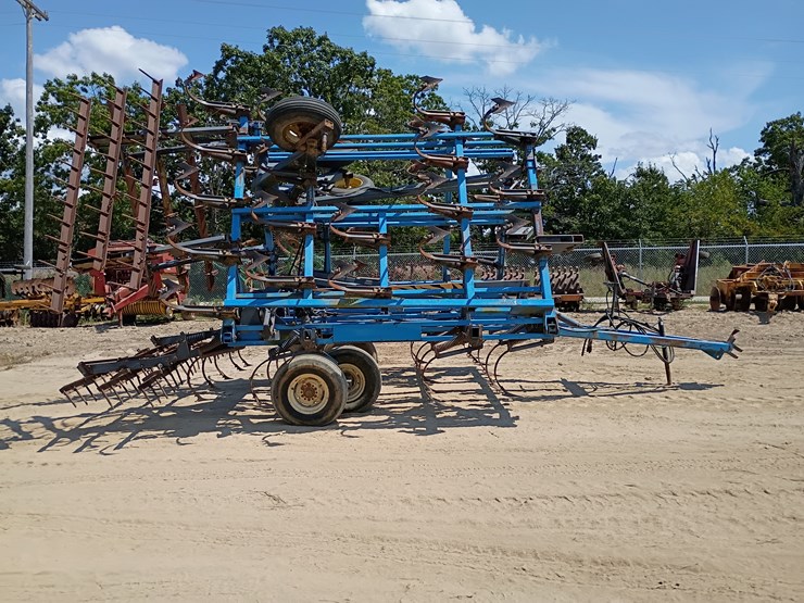 #18871-•-case-ih-tiger-mate-ii-cultivator-image-6
