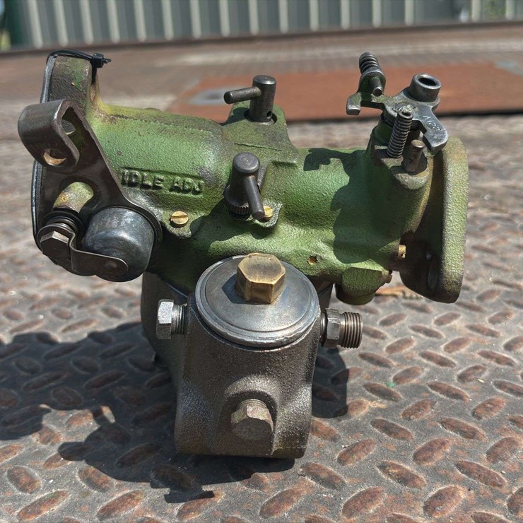 Marvel Schebler DLTX 67 Carburetor