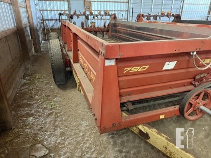 new-holland-790-image-13