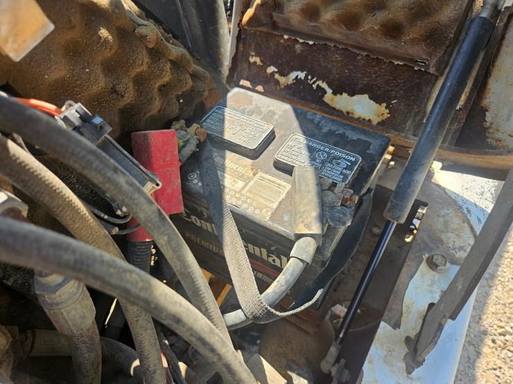 bobcat-325-image-48