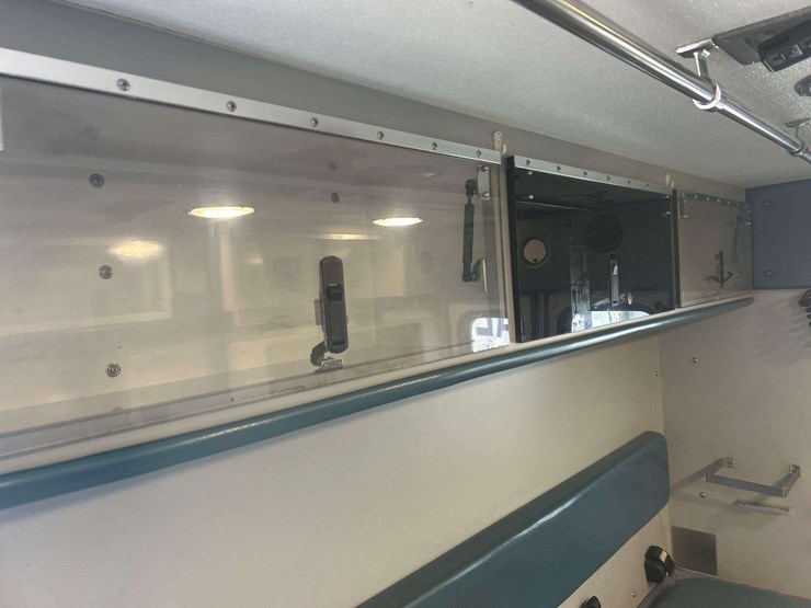2007-freightliner-m2-106-ambulance-image-30