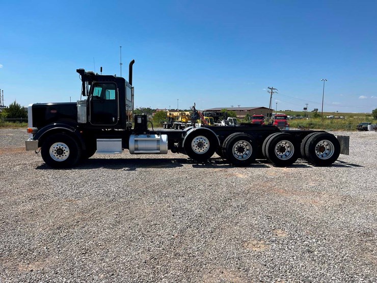2011-peterbilt-367-image-6