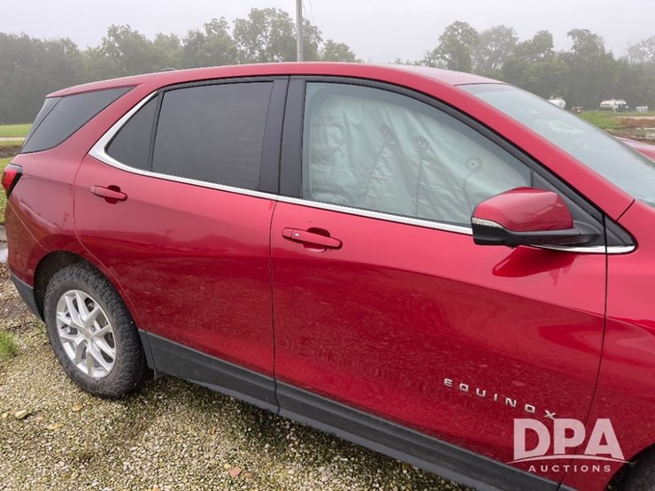 2024-chevrolet-equinox-lt-image-24