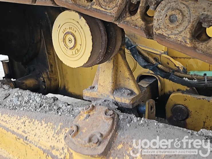 2005-caterpillar-d5n-image-12